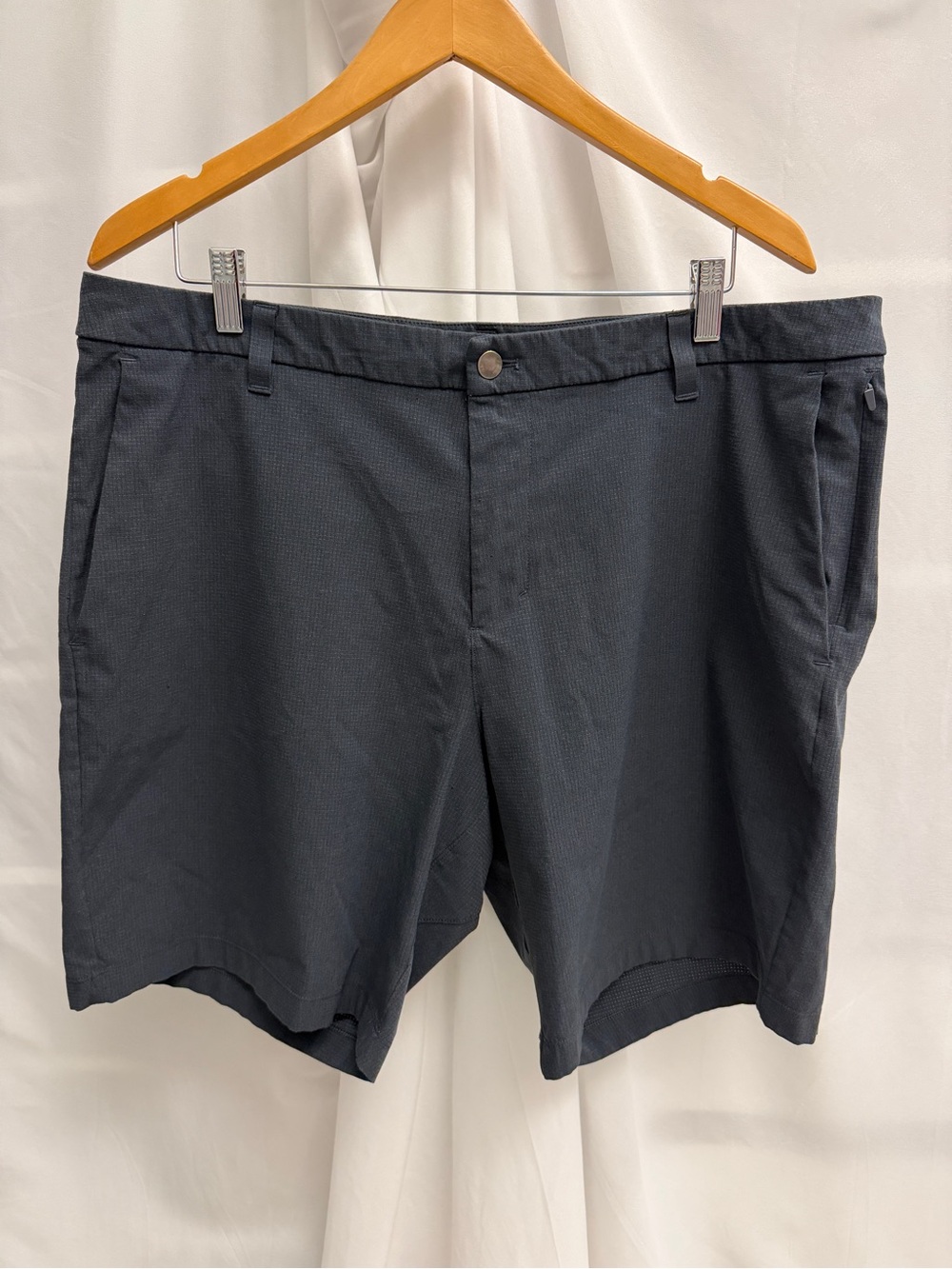 Lululemon Men's ABC Classic-Fit Golf Chino Shorts Dark Gray 9" Size XL